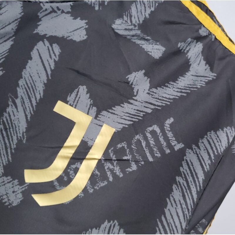 Corta Vento Juventus Oficial Adidas Preto e Dourado 21/22