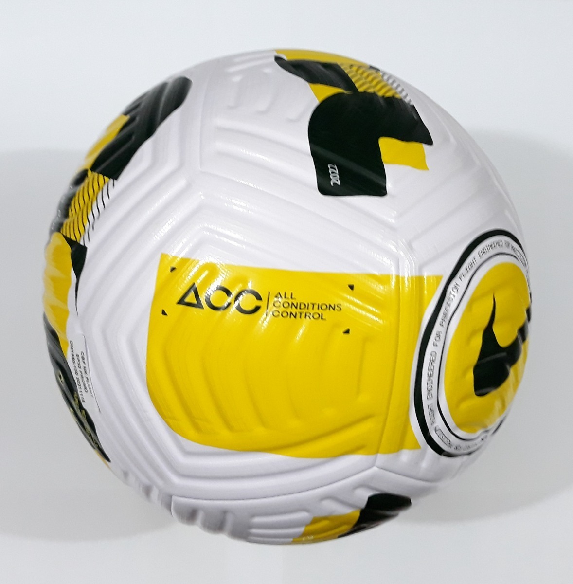 Bola Futebol Nike Pitch 2022/2023 Branco e Amarelo - itapua