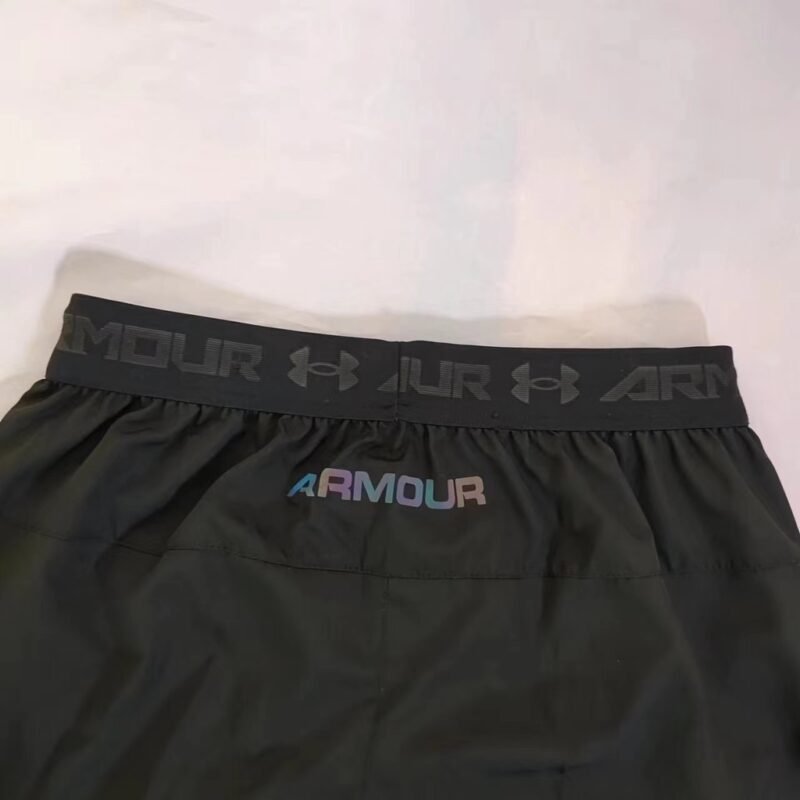 Shorts de Treino Under Armour Dry Fit Refletivo