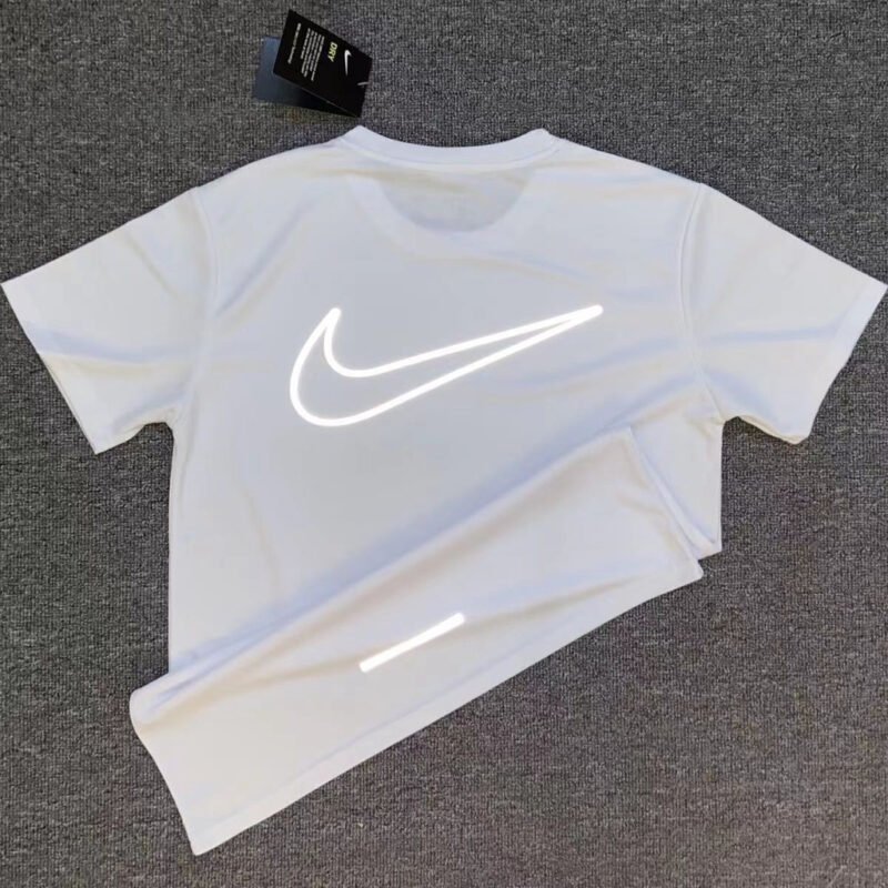 Camiseta Nike Refletiva Dry Fit