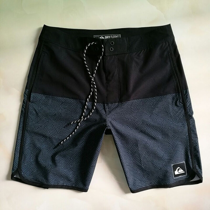 Bermuda Boardshort Quicksilver Secagem Rápida Preta e Cinza