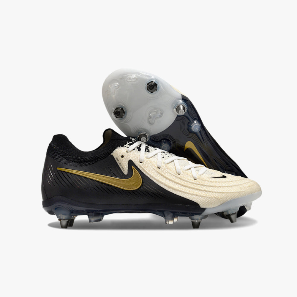 Chuteira de Campo Nike Phantom GX 2 Elite Preta e Branco Trava Mista