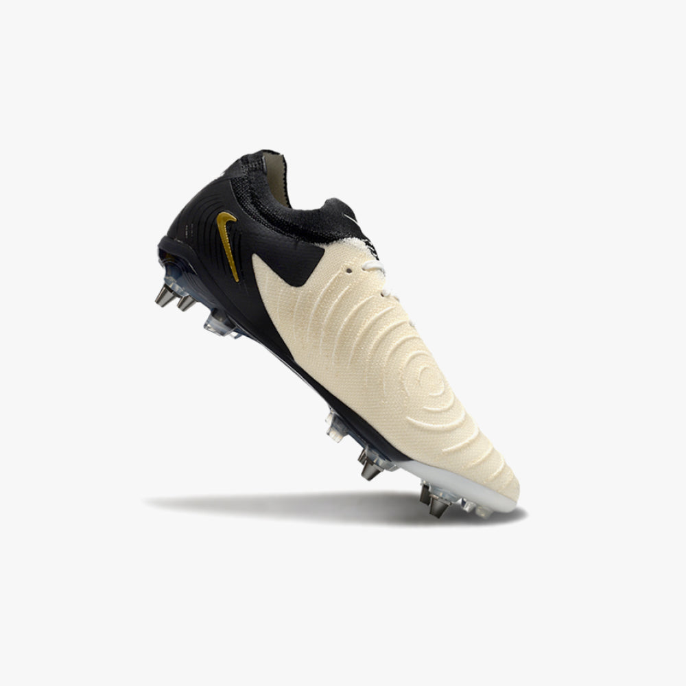 Chuteira de Campo Nike Phantom GX 2 Elite Preta e Branco Trava Mista